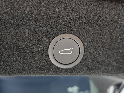 2025 Tesla MODEL Y — миниатюра 23
