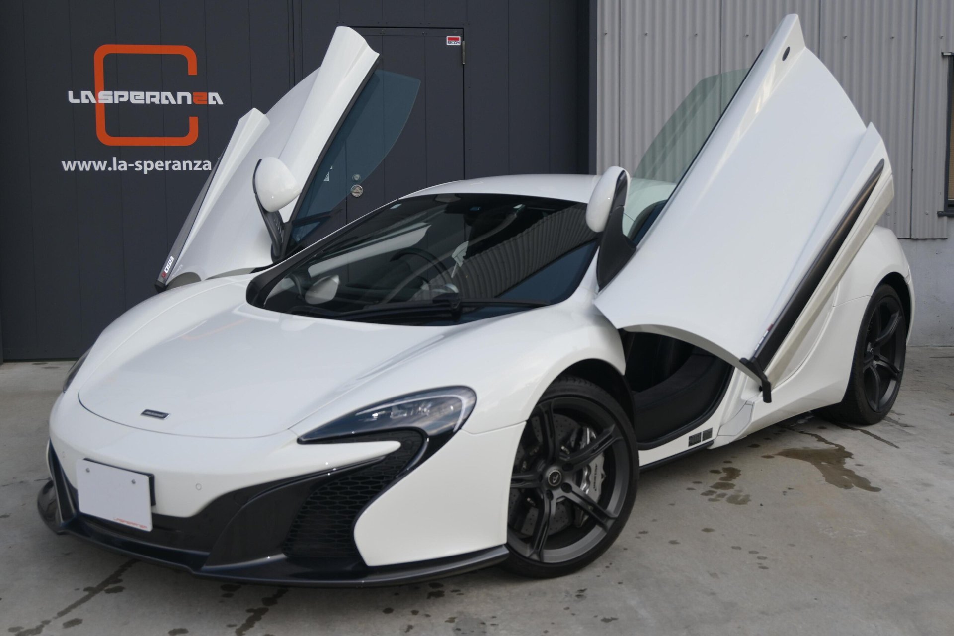MCLAREN 650S - View 1
