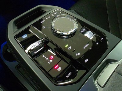 2025 BMW IX 照片 9