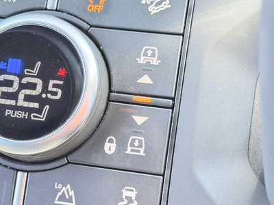 LAND ROVER DEFENDER - 8