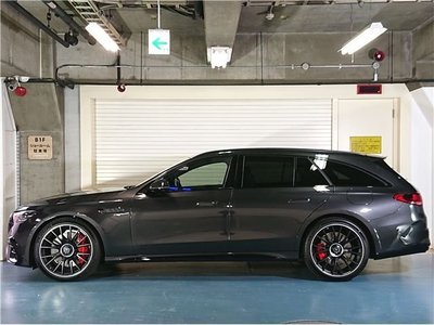 MERCEDES-BENZ E-CLASS AMG - 6