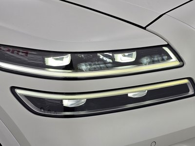 صورة 9 لـ 2022 Genesis GV80