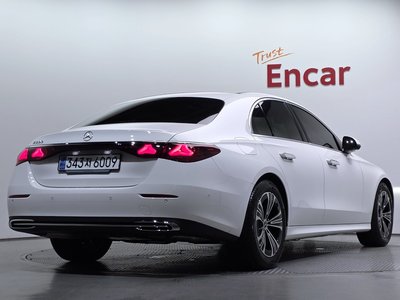MERCEDES-BENZ E-CLASS - 3