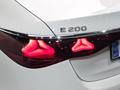 MERCEDES-BENZ E-CLASS - 10
