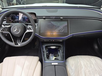 MERCEDES-BENZ E-CLASS - 5