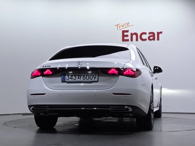 MERCEDES-BENZ E-CLASS - 4