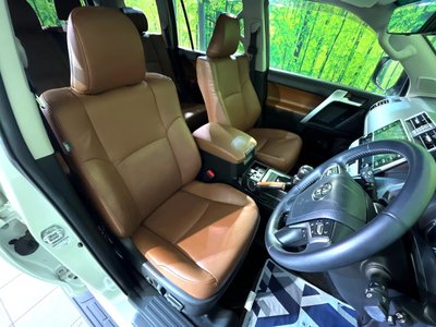 TOYOTA LAND CRUISER PRADO - 8