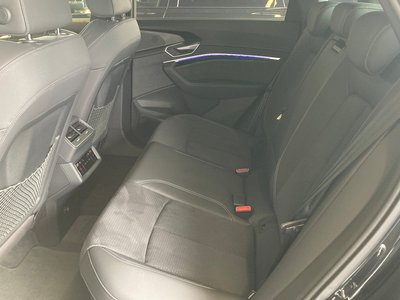AUDI E-TRON - 10
