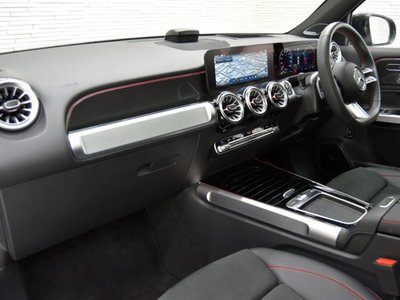 MERCEDES-BENZ GLB - 8