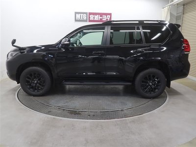 TOYOTA LAND CRUISER PRADO - 7