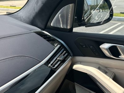 2021 BMW X7 thumbnail 11
