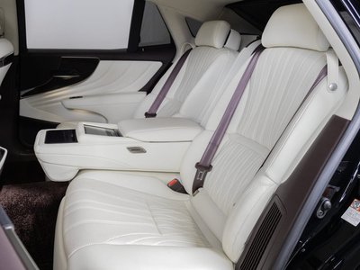 صورة 8 لـ 2018 Lexus LS