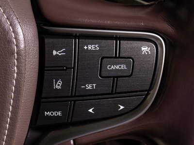 صورة 9 لـ 2018 Lexus LS