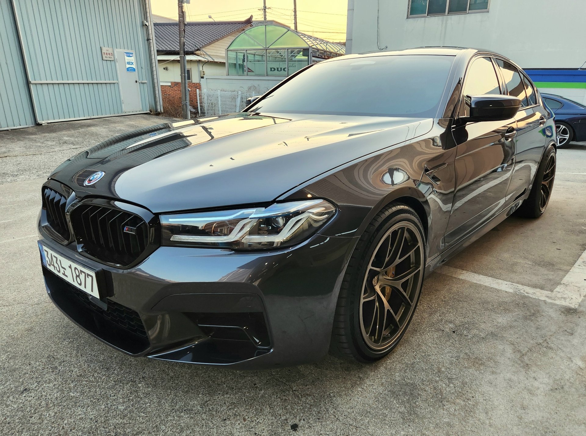 BMW M5 - View 1