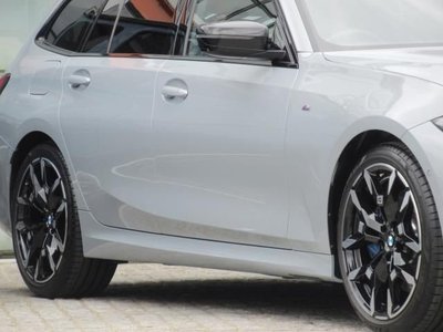 2025 BMW 3 SERIES photo 4