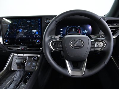 2025 Lexus GX thumbnail 11