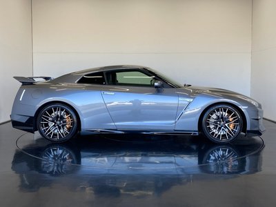 NISSAN GT-R - 5