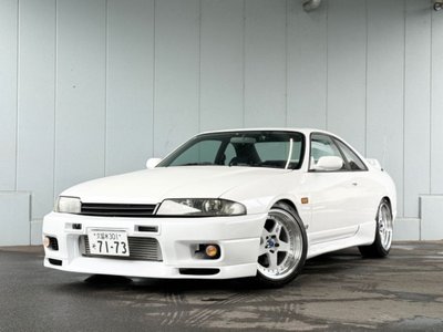 NISSAN SKYLINE COUPE - 2
