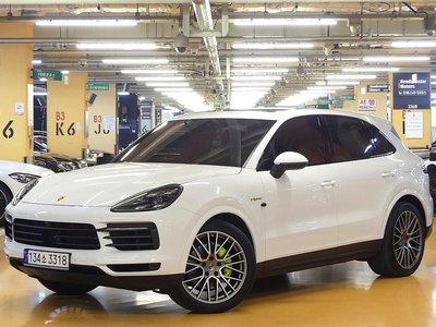 PORSCHE CAYENNE - 1