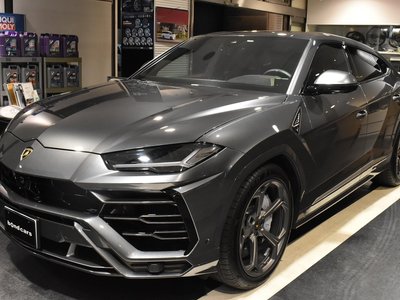 LAMBORGHINI URUS - 8