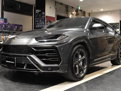 LAMBORGHINI URUS - 1