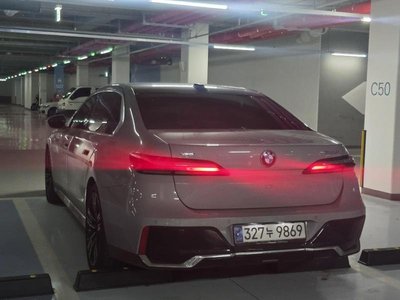 BMW 7 SERIES - 2