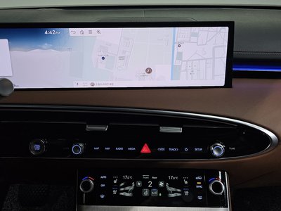 2024 Genesis GV70 — миниатюра 18