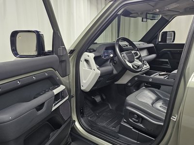 LAND ROVER DEFENDER - 10