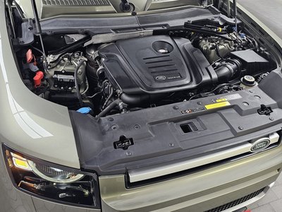 LAND ROVER DEFENDER - 7