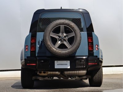 LAND ROVER DEFENDER - 9