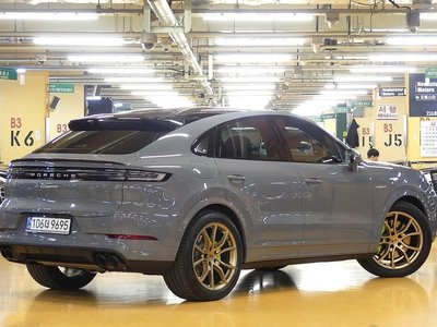PORSCHE CAYENNE - 4