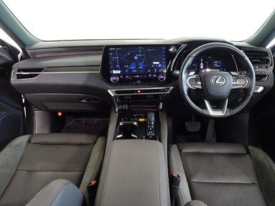 صورة 2 لـ 2025 Lexus RX