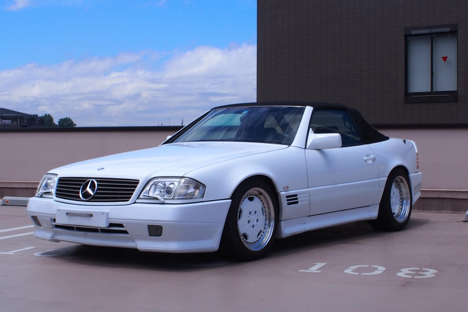 MERCEDES-BENZ SL AMG - View 1