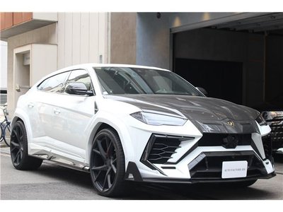 2020 Lamborghini URUS photo 1
