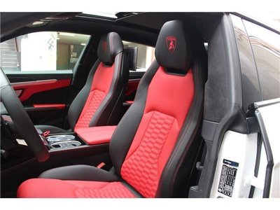 2020 Lamborghini URUS thumbnail 23