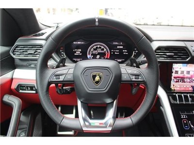 2020 Lamborghini URUS thumbnail 16