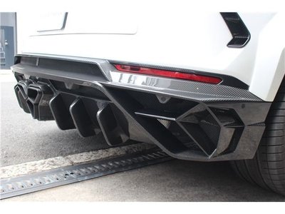 2020 Lamborghini URUS thumbnail 32