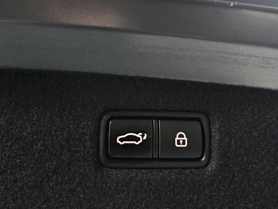 2021 Genesis G90 thumbnail 22