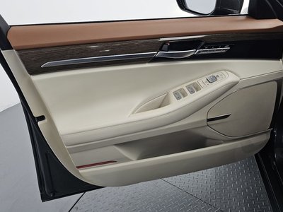 2021 Genesis G90 thumbnail 14