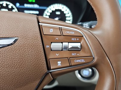 2021 Genesis G90 thumbnail 21