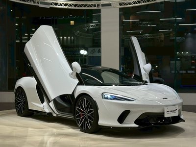 MCLAREN GT - 9