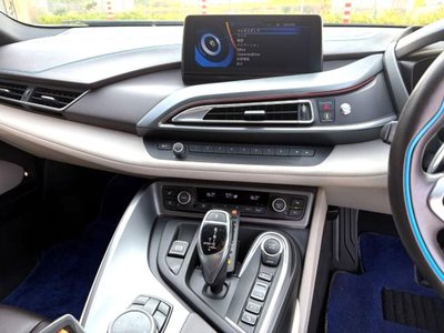 2016 BMW I8 — фото 6