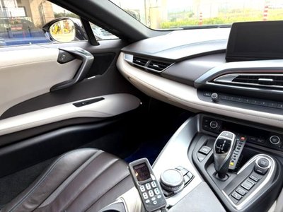 2016 BMW I8 — фото 4