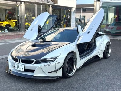 2016 BMW I8 — фото 5