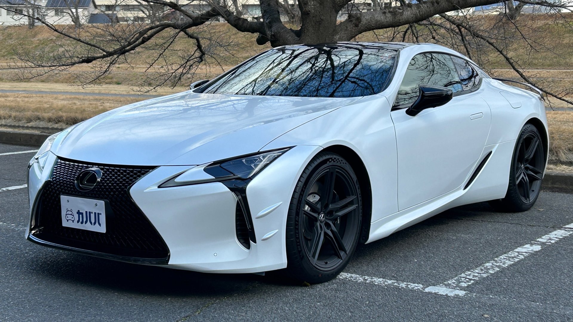 LEXUS LC - View 1