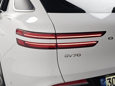 2021 Genesis GV70 — фото 10