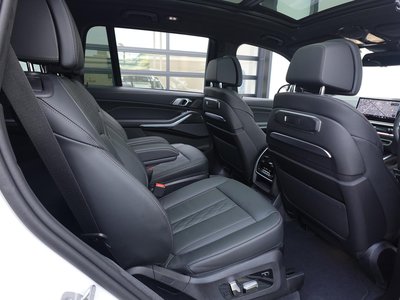 2024 BMW X7 缩略图 20