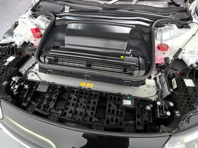 MERCEDES-BENZ EQE - 7