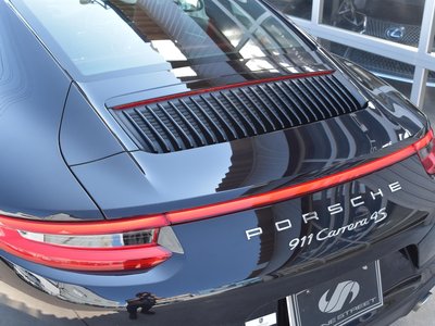 صورة 10 لـ 2017 Porsche 911