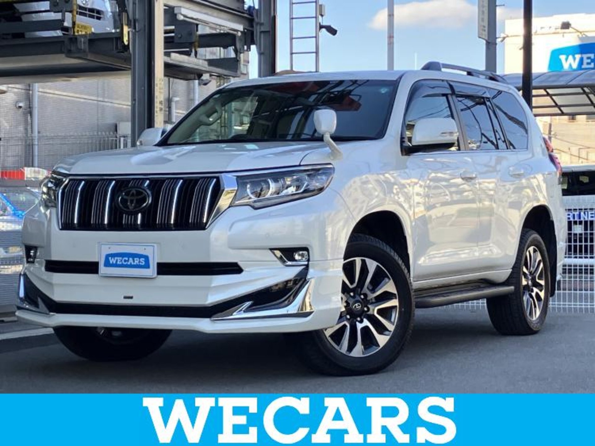 TOYOTA LAND CRUISER PRADO - View 1